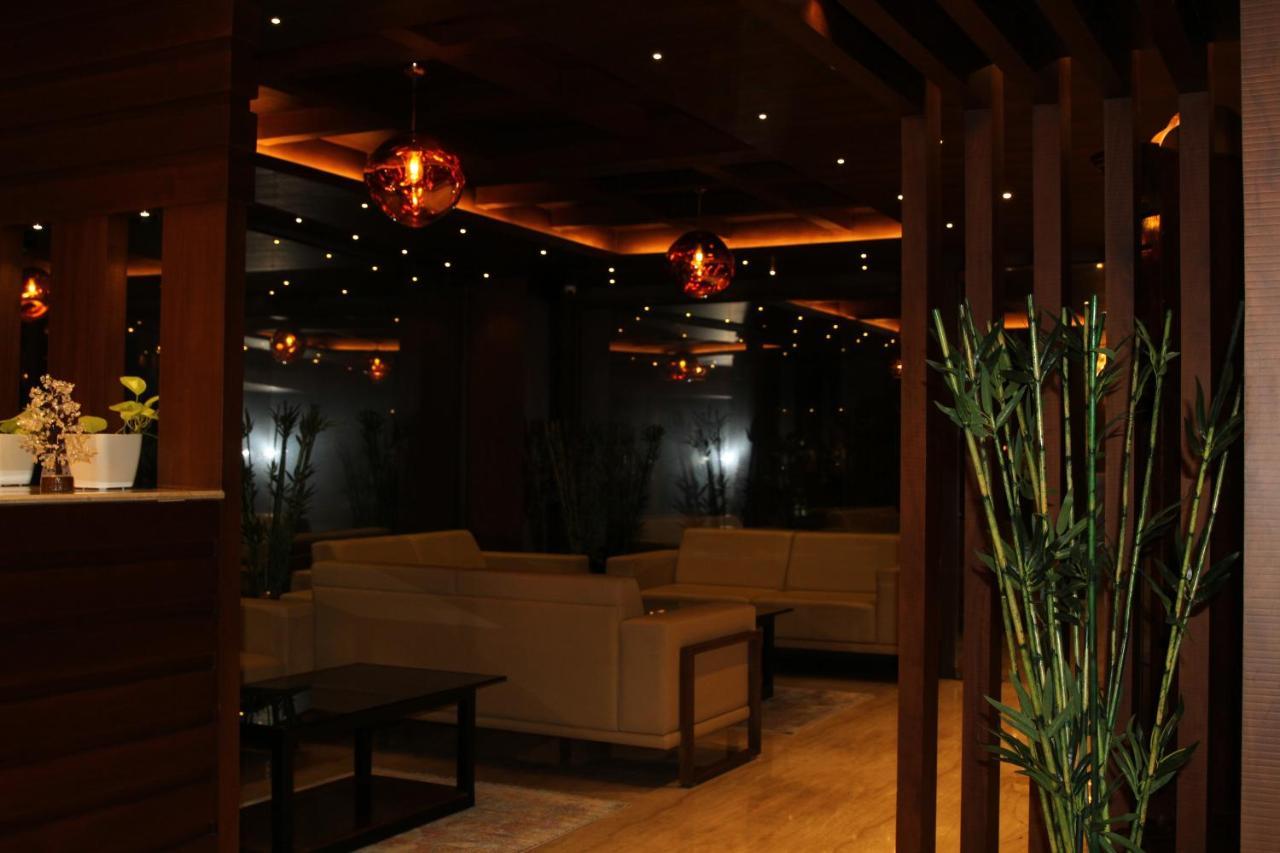 Retrieve Health & Wellness Hotel Kochi Екстериор снимка